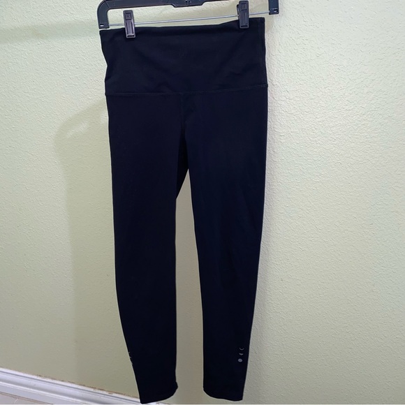Elastique L’Original Luxury Black Leggings 25” | Like New - Picture 7 of 8